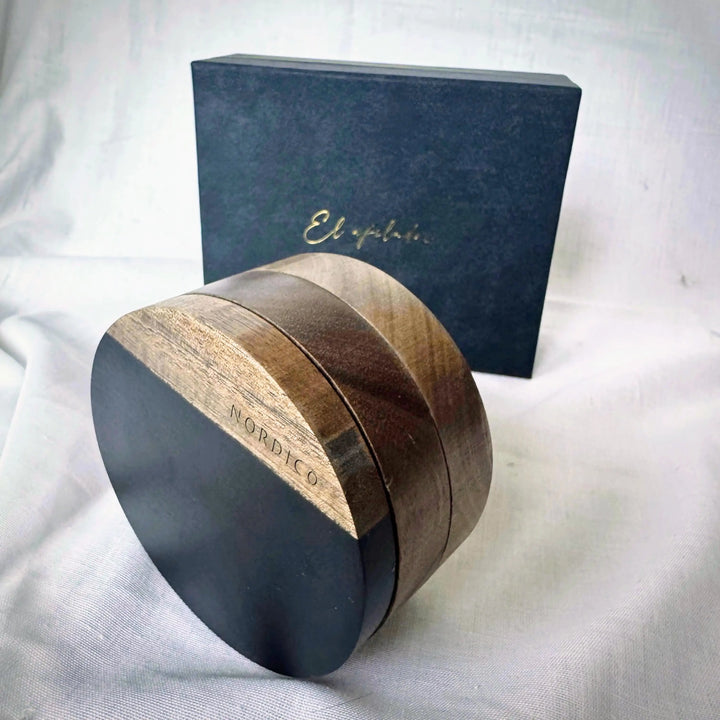 El Afilador knife sharpener displayed with its luxurious black gift box.